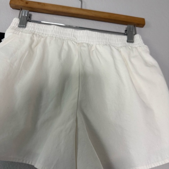 New Art Class White Shorts Lined Size L - Picture 4 of 9